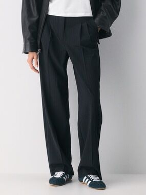 Aritzia Black Effortless Pant, 12 Short